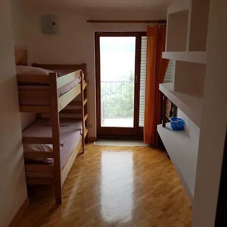Ivan Apartamento Mimice